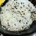 ゆけり３兄弟's cooksnap of when they made 朝の簡単おにぎり②昆布茶×黒胡椒.