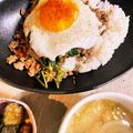 mack♪♪♪'s cooksnap of when they made 簡単♪ガッパオ飯（挽肉とバジルの炒飯）.
