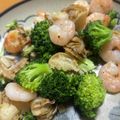 みぃこ☆ママ's cooksnap of when they made 簡単冷凍エビとホタテのガ—リック炒め.