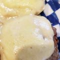 お絹タン's cooksnap of when they made ハンバーグに！チーズソース♪.