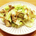 かなりんココりん's cooksnap of when they made キャベツ・玉ねぎ・舞茸の味噌マヨ炒め.