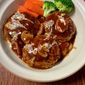 ☆さぶ☆☆'s cooksnap of when they made デミグラス缶で！本格的な煮込みハンバーグ.