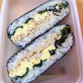 はっち～♪'s cooksnap of when they made 鶏そぼろと炒り卵のおにぎらず.
