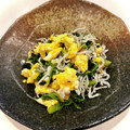 悠LOVE航's cooksnap of when they made ほうれん草とじゃこのおひたし卵かけ.