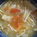 yomo1229's cooksnap of when they made えのきたっぷりトマトオニオンスープ♪.