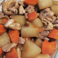 yknobi's cooksnap of when they made 定番♪鶏肉と大根と人参の煮物.