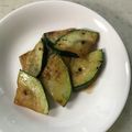 Ruriluru's cooksnap of when they made 簡単★ズッキーニのバター醤油炒め.