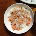 Ruriluru's cooksnap of when they made 鮭フレークとゆかりご飯.