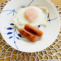 ボブナナ's cooksnap of when they made 目玉焼き＆ソーセージのプレート.
