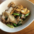 もりっこかふぇ's cooksnap of when they made 豚バラ厚揚げと小松菜の旨辛味噌炒め♩.