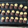 ふこたろう's cooksnap of when they made ホノルルクッキー✿チョコマカデミア風.
