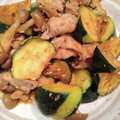 しげくんの奥さん's cooksnap of when they made 作り置き*ズッキーニと豚肉の甘辛炒め.