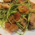 yomo1229's cooksnap of when they made 鶏もも肉と豆苗の甘辛炒め.