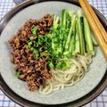在宅勤務のおじさん's cooksnap of when they made 稲庭うどんで作る北京風炸醤麺.