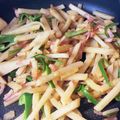 みーつー's cooksnap of when they made じゃがいもとピーマンのベーコンカレー炒め.