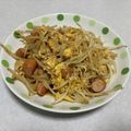 トシ17's cooksnap of when they made バターポン酢でもやしと卵とウインナー炒め.