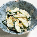 もぐ・ω・くま's cooksnap of when they made きゅうりのおかかマヨ醤油和え.
