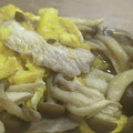 yukki1001's cooksnap of when they made 栄養満点！豚こまとしめじの卵炒め.