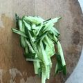 Ruriluru's cooksnap of when they made 全てに濃い緑が付く♡綺麗な胡瓜の千切り♪.