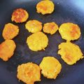 ハチ8コロ8's cooksnap of when they made カリもちっ☆人参チーズおやき.