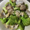 kjmau's cooksnap of when they made あさりとブロッコリーの酒蒸し.