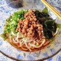 在宅勤務のおじさん's cooksnap of when they made 稲庭うどんのわかめ納豆ぶっかけ.