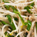ケロヨン03's cooksnap of when they made 簡単＊ピーマンともやしの小鉢.