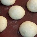 saki1010's cooksnap of when they made 初めてでも簡単ﾚｰｽﾞﾝ酵母の丸パン♡.