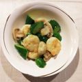 dekos's cooksnap of when they made エビときゅうりのうま塩炒め.