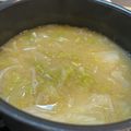 yomo1229's cooksnap of when they made シャキシャキ♫レタスと玉ねぎのお味噌汁.