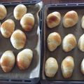 sarapora's cooksnap of when they made パネトーネマザーのバターロール.