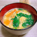 のんべぇヒロ's cooksnap of when they made 簡単♬ほうれん草・にんじん・卵のお吸い物.