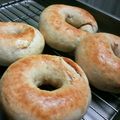 kajio's cooksnap of when they made ビックリ裏技！！モッチモチ～なベーグル☆.