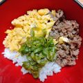 さき＠料理がんばる's cooksnap of when they made 我が家の三色丼は、卵！そぼろ！ピーマン！.