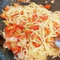りこはるまこママ's cooksnap of when they made 簡単☆ハムとミニトマトのパスタ.