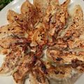 yukko09's cooksnap of when they made ミシュランシェフに習った肉汁洪水焼き餃子.