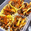∞ちぷ子∞'s cooksnap of when they made にんじんとしめじの甘辛炒め.
