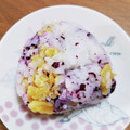 ＊なぁ＊'s cooksnap of when they made 子どもも簡単サクサクゆかり揚げ玉おにぎり.