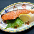 お料理ニャロメ's cooksnap of when they made 甘塩鮭に大根おろしとレモンを添えて☆.
