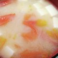 あや3069's cooksnap of when they made 栄養満点☆トマトと豆腐の味噌汁♪.
