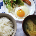 花時計咲いた's cooksnap of when they made 卵黄の卵かけご飯とハム目玉焼きの朝セット.
