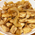 ママメイン！時々子供's cooksnap of when they made 玉ねぎと鶏むね肉のさっぱり生姜焼き.