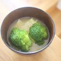 みるく茶's cooksnap of when they made ブロッコリーとキャベツの味噌汁♪.