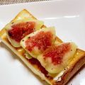 食いしん坊あー's cooksnap of when they made 黒胡椒いちじくチーズはちみつトースト.