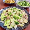 Superlittleboo's cooksnap of when they made キャベツとブロッコリーのオイスター炒め.