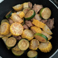 ほぉちゃんMama's cooksnap of when they made 簡単＊トウモロコシと鶏もも肉の照り焼き.
