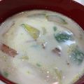 ゆいまーるん's cooksnap of when they made 豆乳とアボカドの洋風みそ汁.