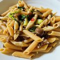 azbjbn's cooksnap of when they made アヒージョ残りオイルできのこパスタ.