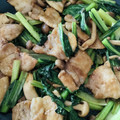 pepemoon's cooksnap of when they made 小松菜としめじの牛肉炒め★にんにく添え.