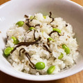 バンビーノ☆'s cooksnap of when they made 白だしで簡単 塩昆布枝豆ご飯.